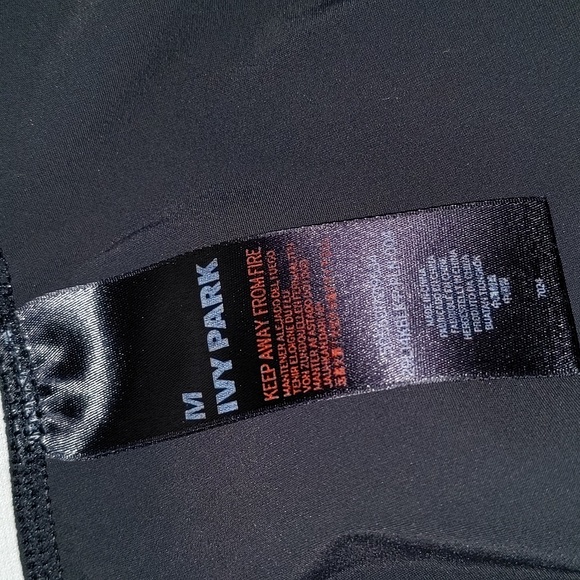 Ivy Park Cropped Compression Shorts - Picture 6 of 7